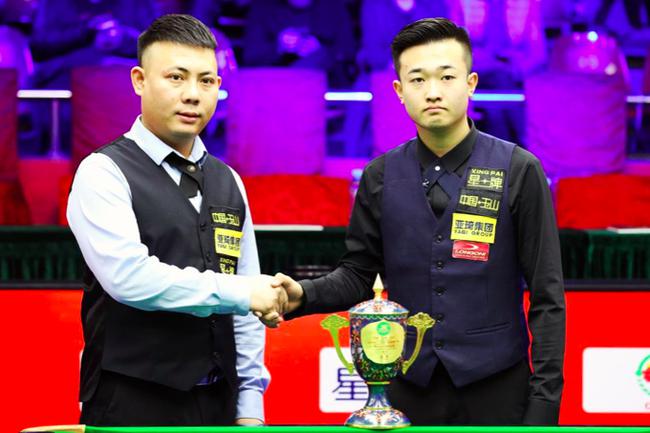 超赛场上 超赛场上